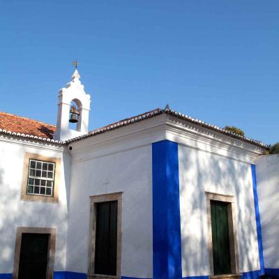 Manor house with a chapel